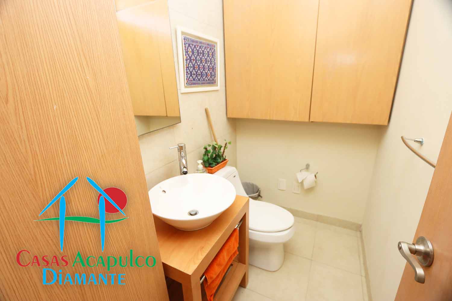 Aura A 214 - Bano de visitas 1 Aura A 214 - Bano de visitas 1